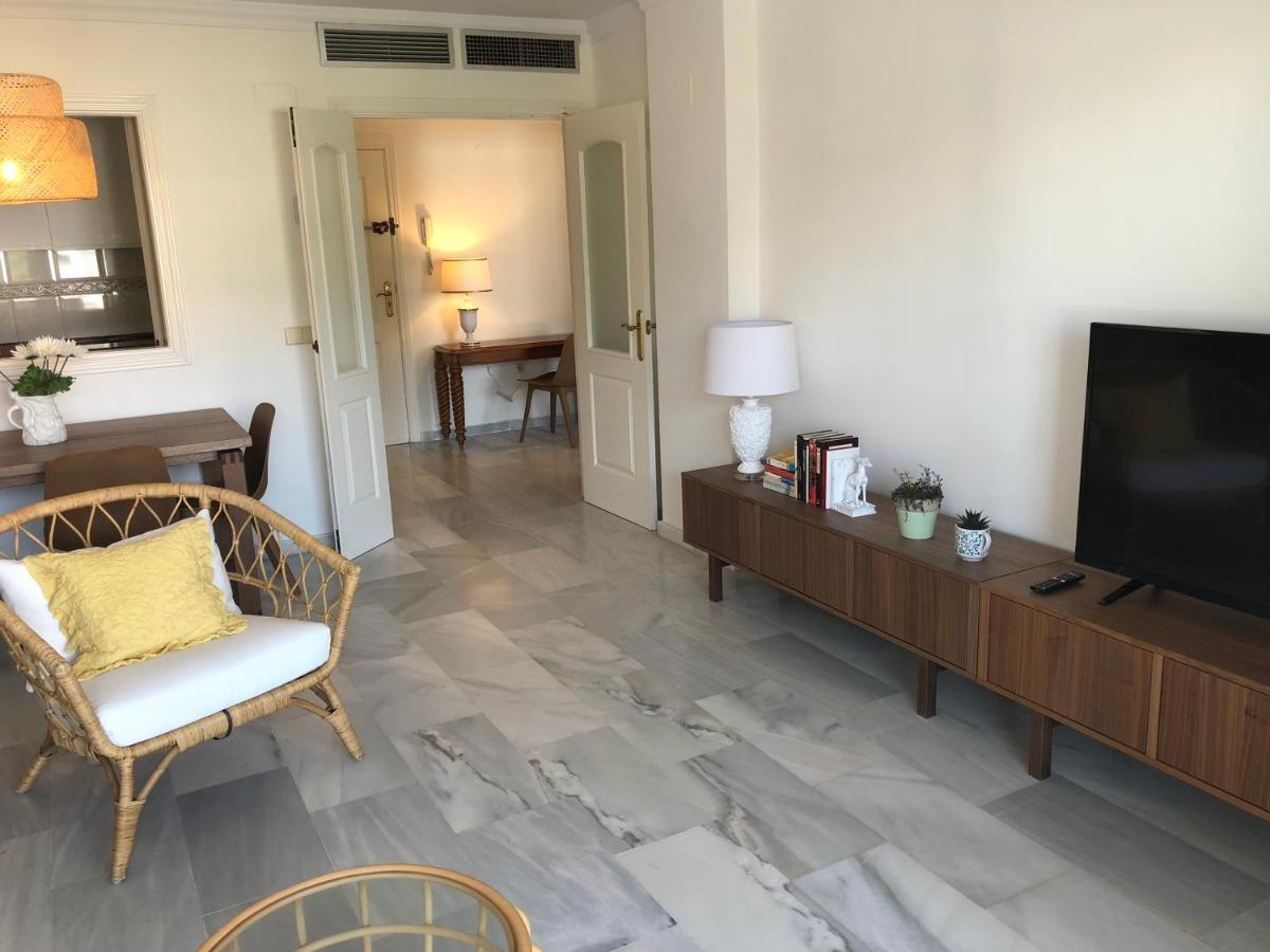 Inspiring Apartment In Carihuela Beach Torremolinos Exteriör bild