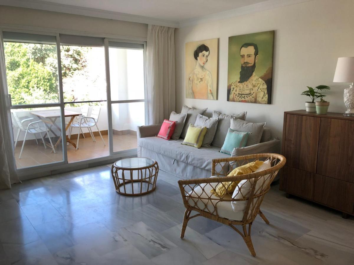 Inspiring Apartment In Carihuela Beach Torremolinos Exteriör bild