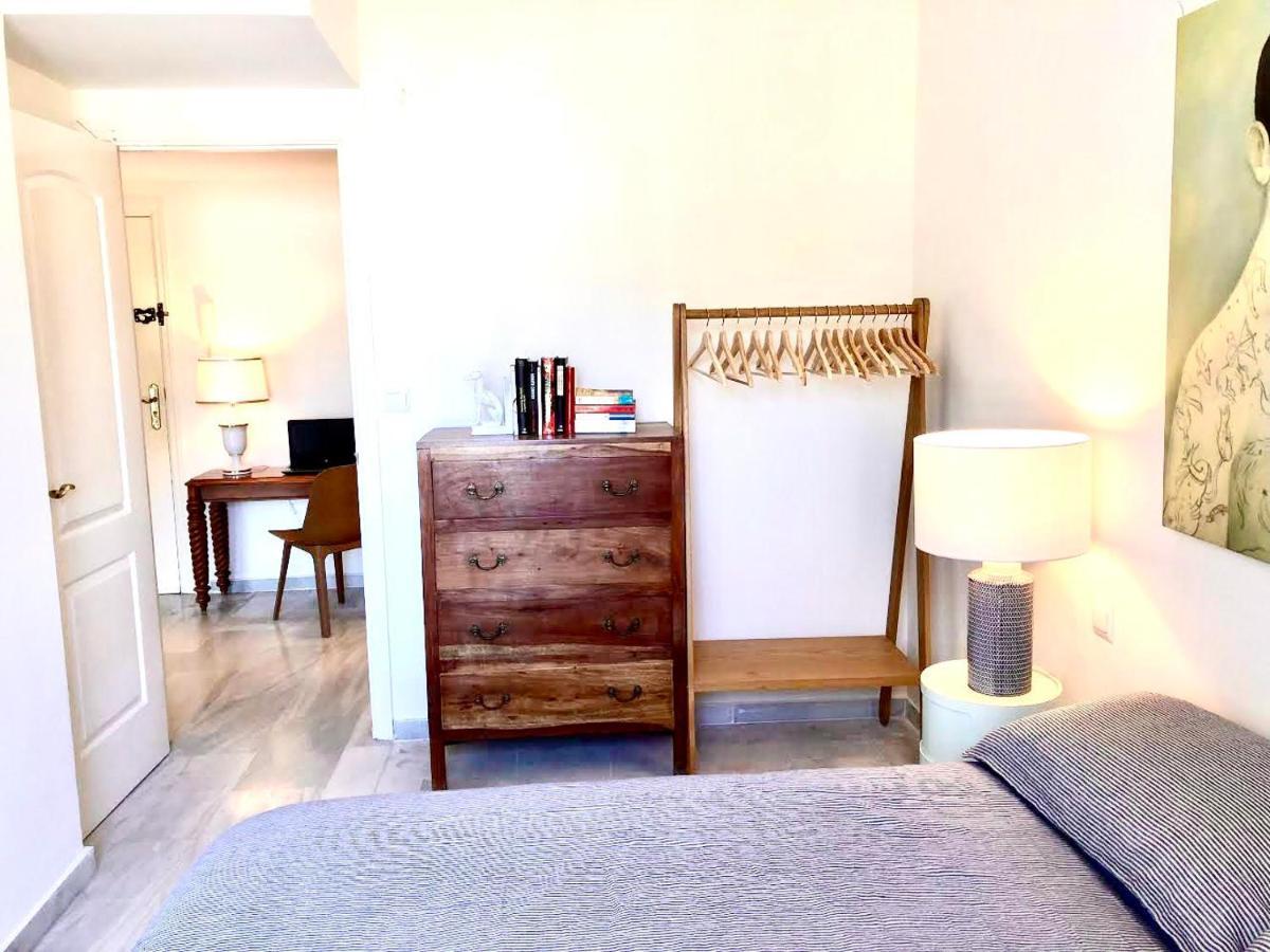 Inspiring Apartment In Carihuela Beach Torremolinos Exteriör bild